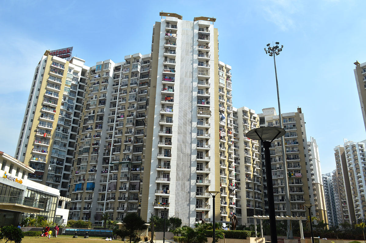 Residential Properties in Noida 2/3/4 BHK Flats in Noida Prateek Wisteria